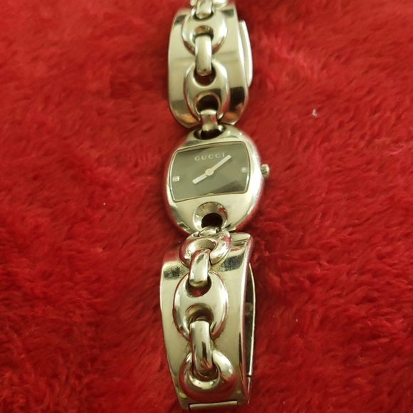 Guggi watch for women - Picture 1 of 3